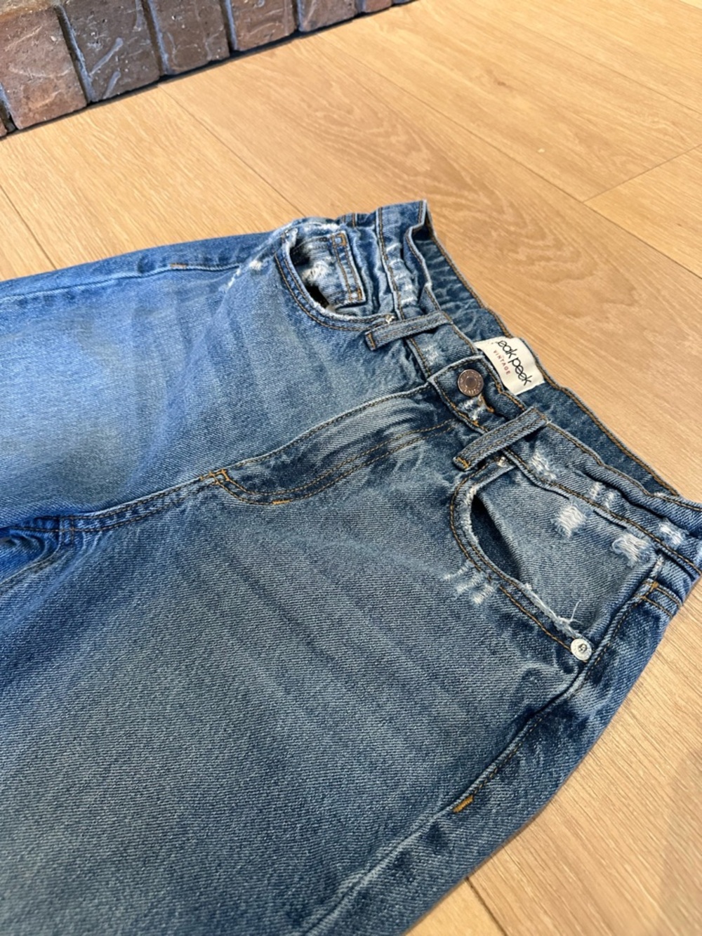 Sneak Peek Womens Vintage Jeans- size 26